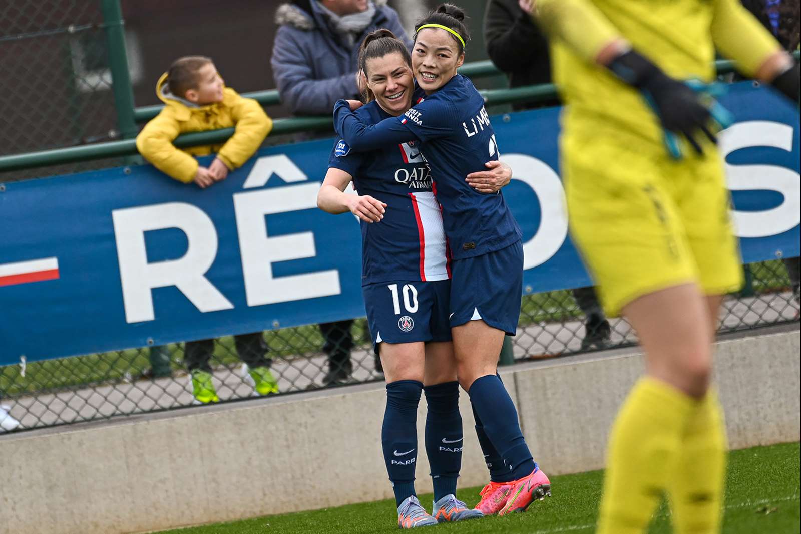 França fecha com goleada o primeiro dia do futebol feminino nos